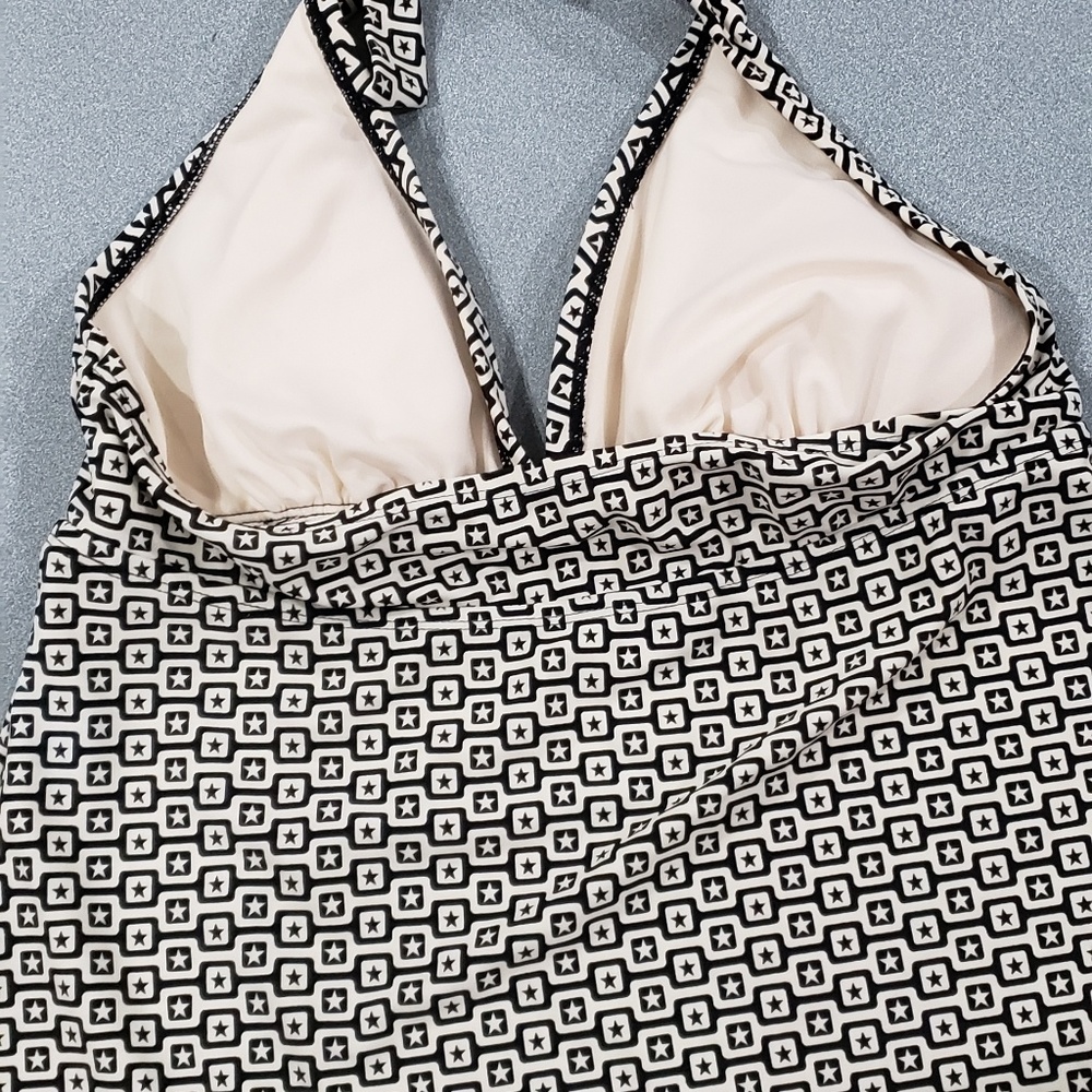 Swimsuit - Picture 3 of 4